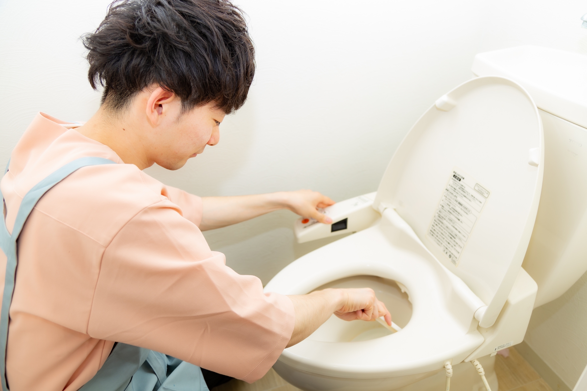 節水トイレがつまったときの対処法　