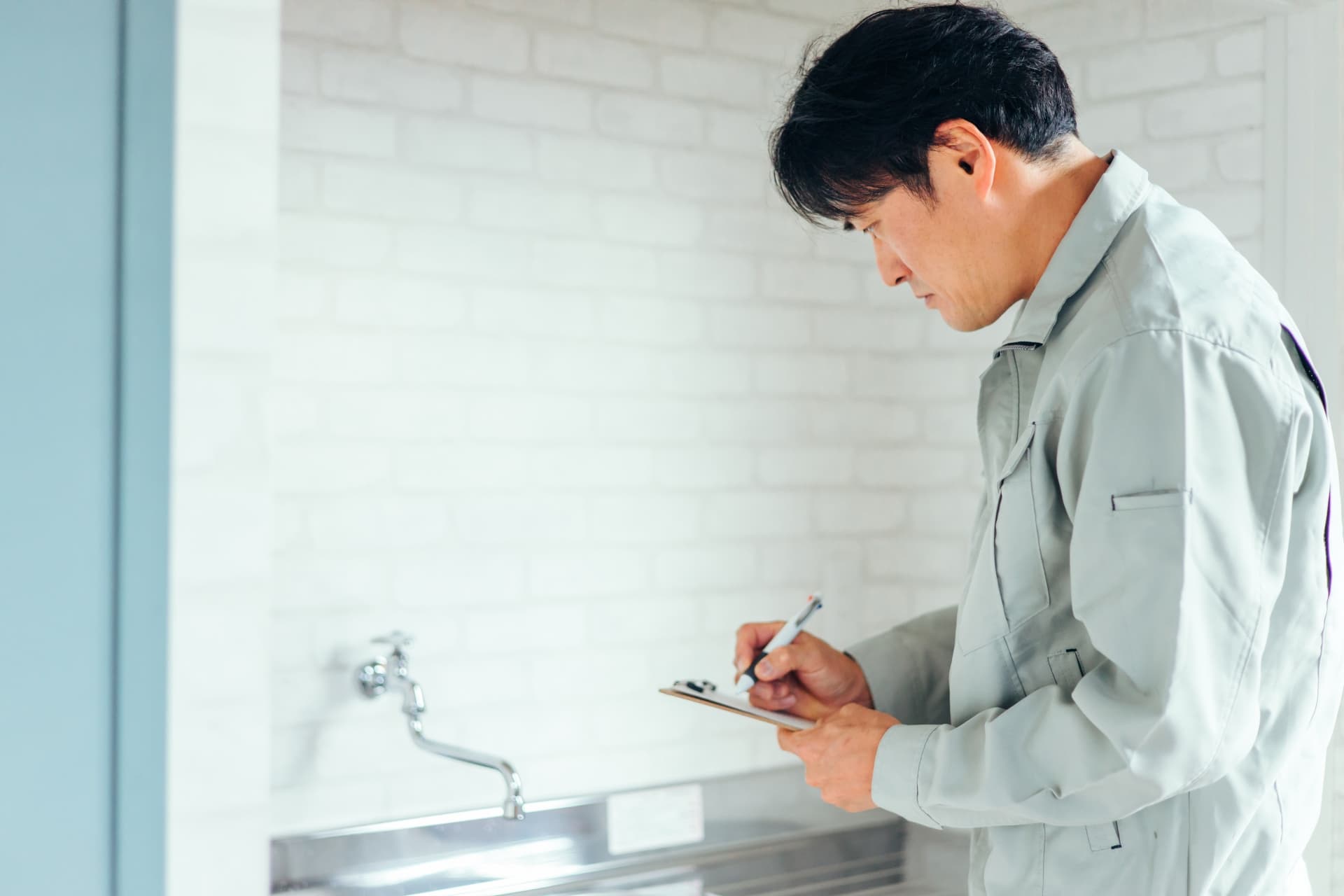 下水の臭いの原因が特定できないときの対処法