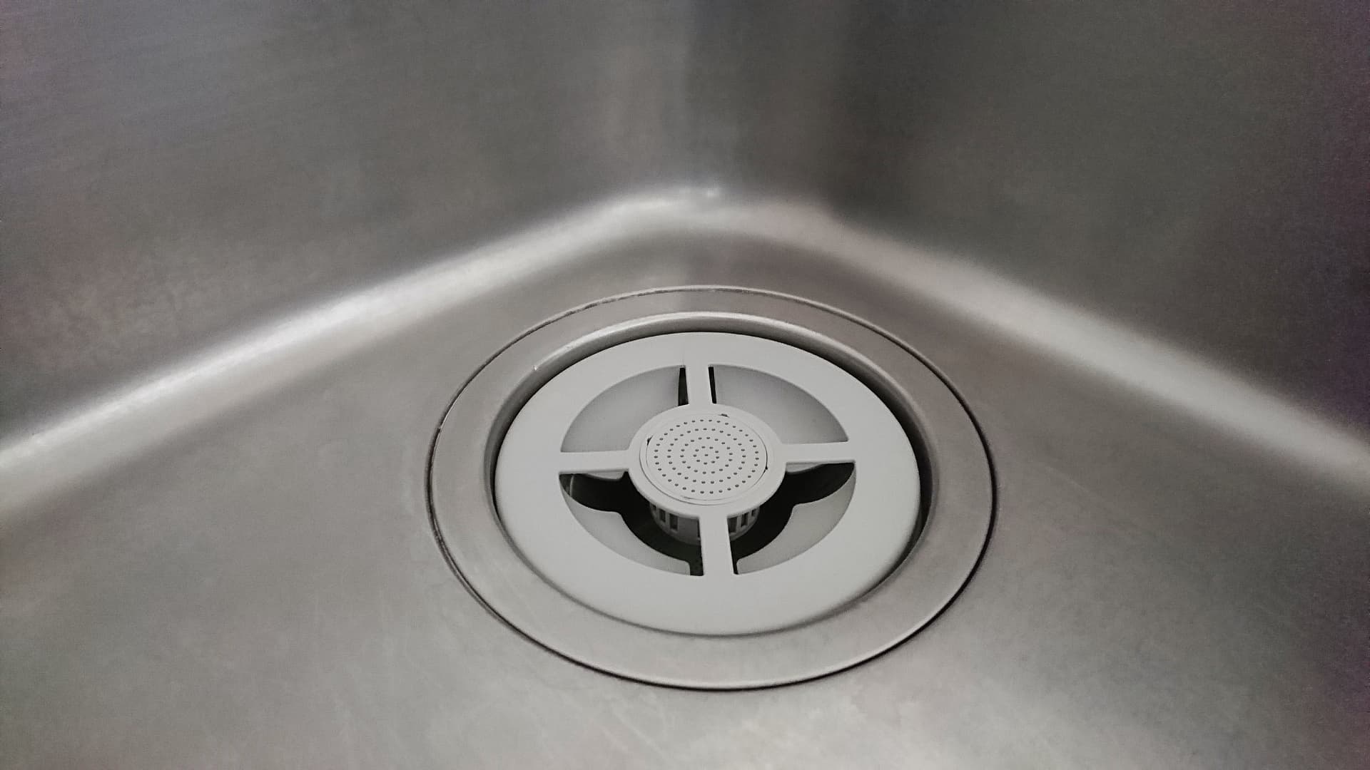 キッチンの排水管つまり解消方法