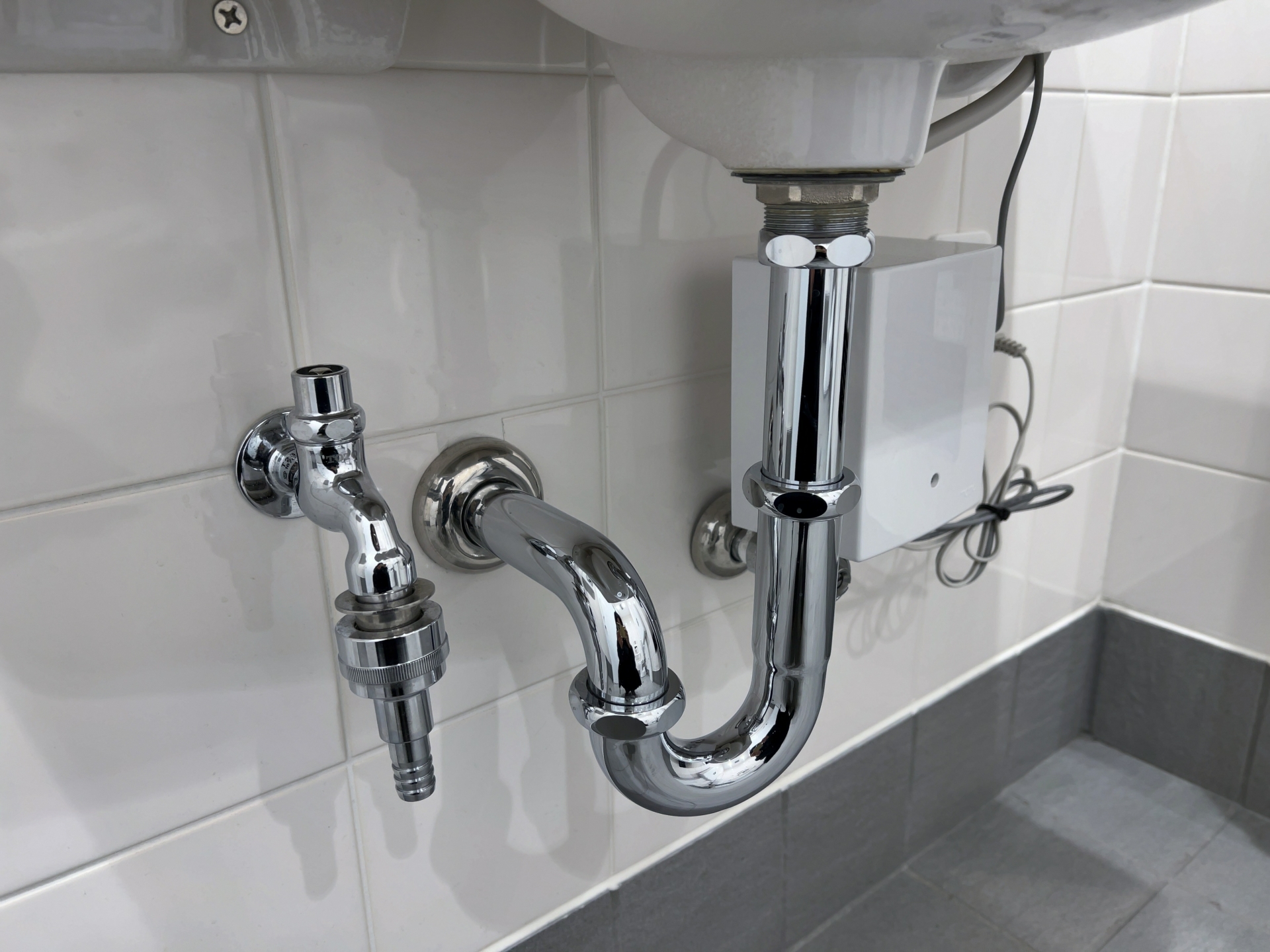 排水管洗浄液を使えば自分でトラブル対策可能なことも 