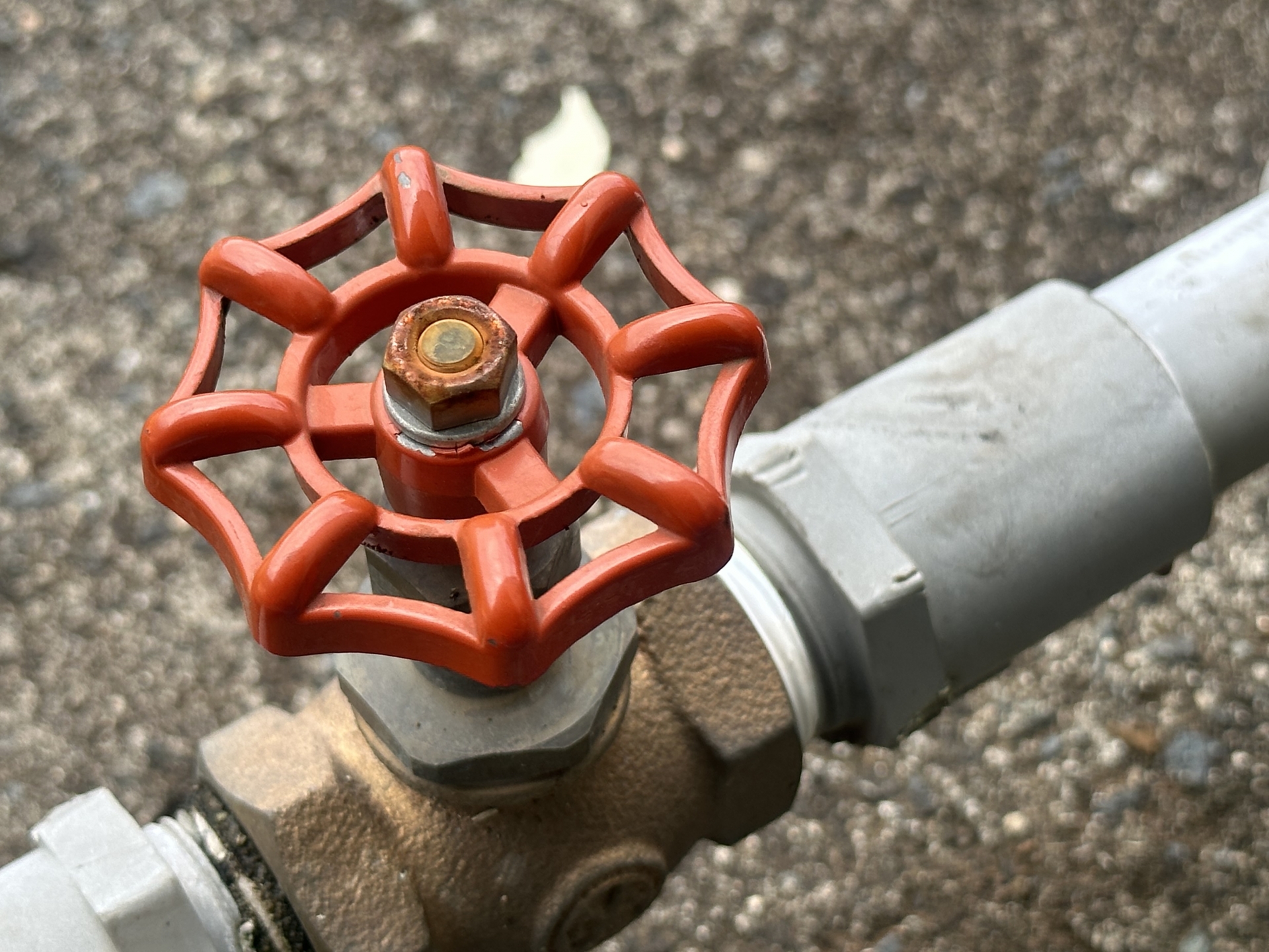 水道の元栓とは？止水栓との違い 