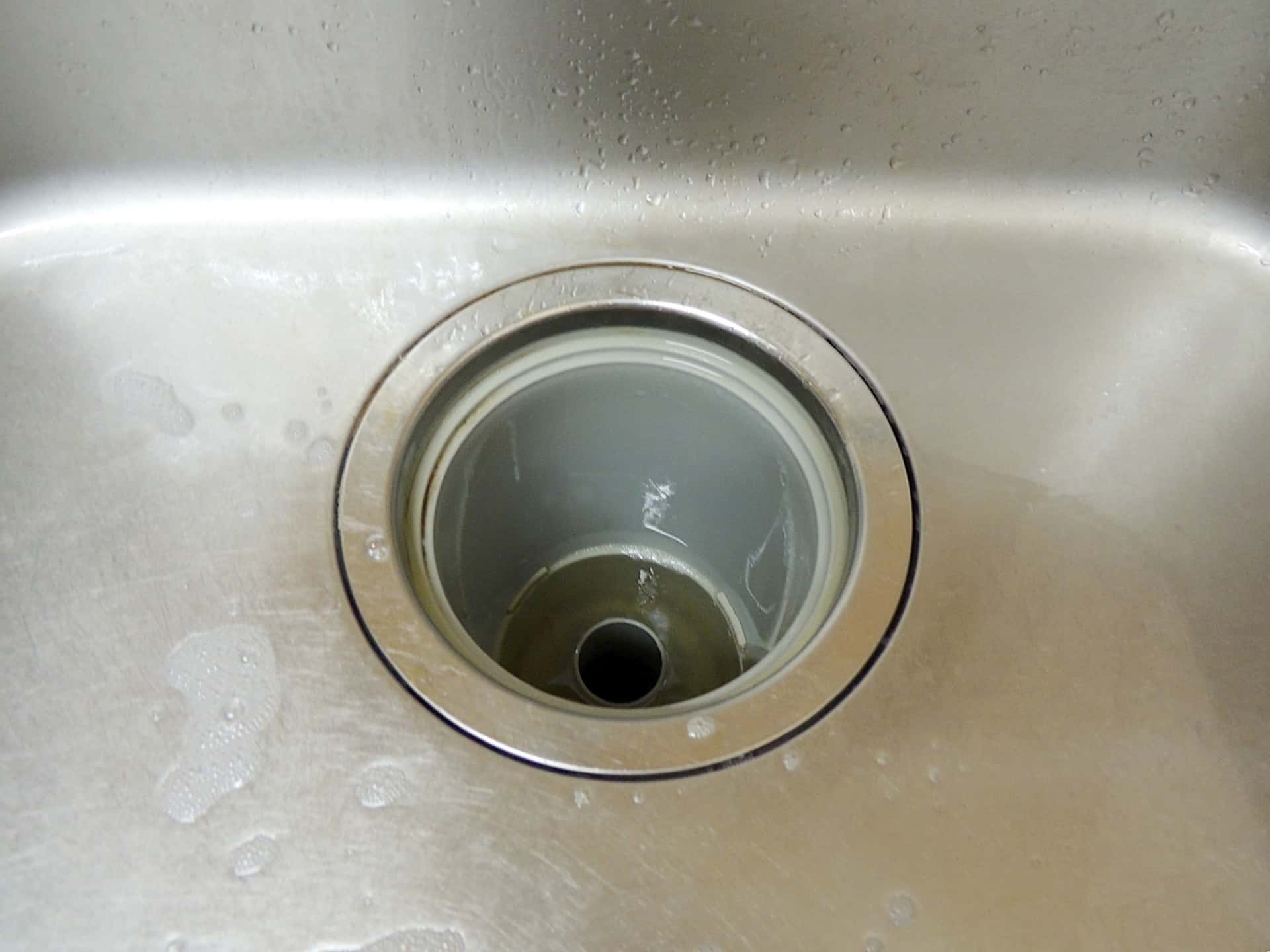 マンション・アパートの自室で排水管つまりが起きた時の対処法