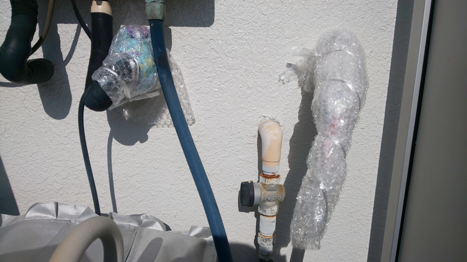 【保温】100均・ホームセンターで買える凍結防止グッズ 