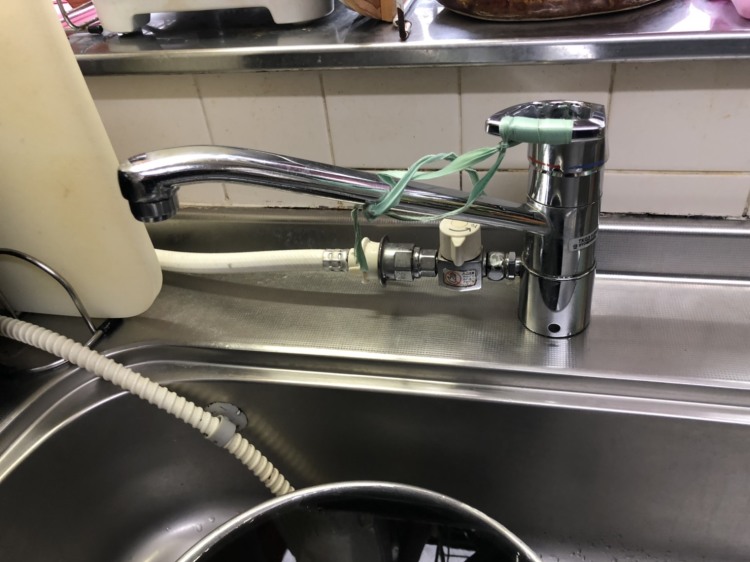 台所蛇口の水漏れを即日解決!最新混合栓への交換で快適キッチンを取り戻した事例 / 愛知県名古屋市 1 S 15335480