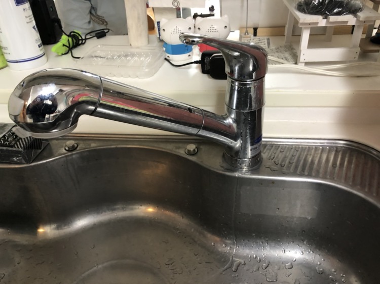 台所の蛇口からポタポタ水漏れ…60分で新品に交換した事例 / 奈良県桜井市 1 b