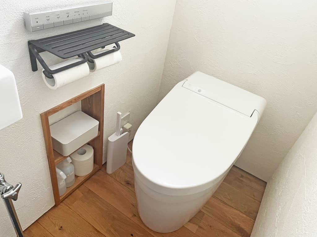 タンクレストイレから水漏れ!原因・直し方や修理費用の目安を紹介 1 タンクレストイレから水漏れ!原因・直し方や修理費用の目安を紹介