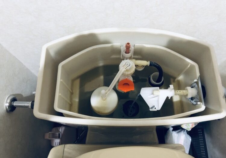 トイレの「水がたまらない」ピンチをスピード解決！タンク内部品の交換で毎日の安心を取り戻す / 東京都渋谷区 施工写真1