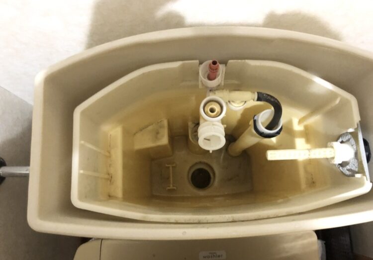 トイレの「水がたまらない」ピンチをスピード解決！タンク内部品の交換で毎日の安心を取り戻す / 東京都渋谷区 施工写真2