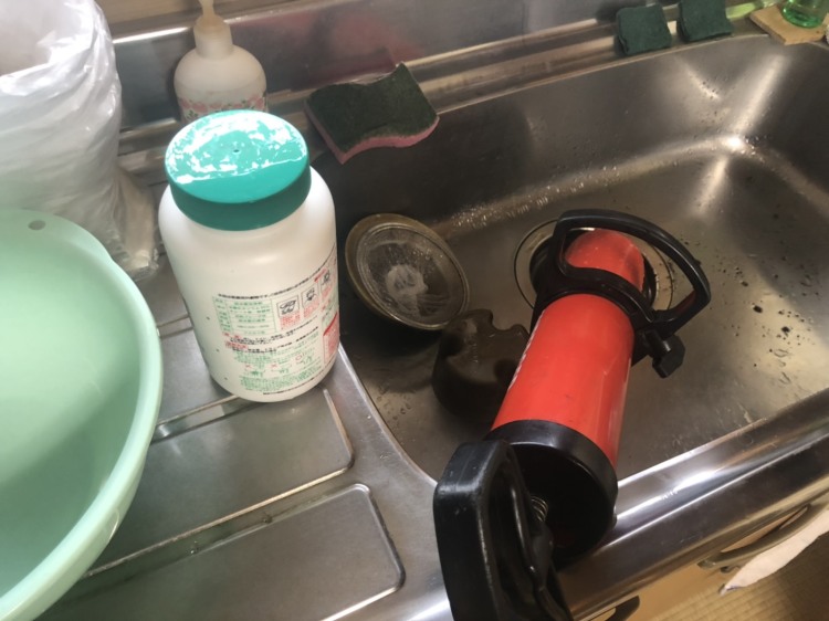 キッチンの水が流れない!水の引きが悪いシンクの詰まりを専用ポンプで迅速解決 / 愛知県名古屋市 1 b
