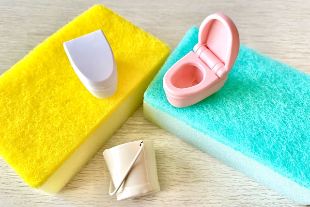 トイレ掃除に重曹は効果ある?場所別の使い方・クエン酸との違い・NGな汚れまで解説 5 トイレ掃除1
