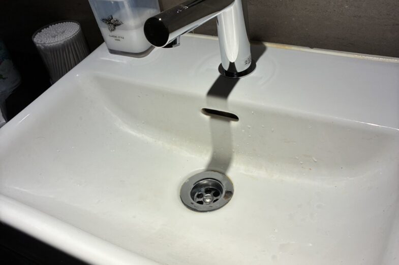 トイレの詰まりを解消し手洗いの蛇口も2カ所交換！4時間でまとめて対応 / 大阪府大阪市北区 施工後