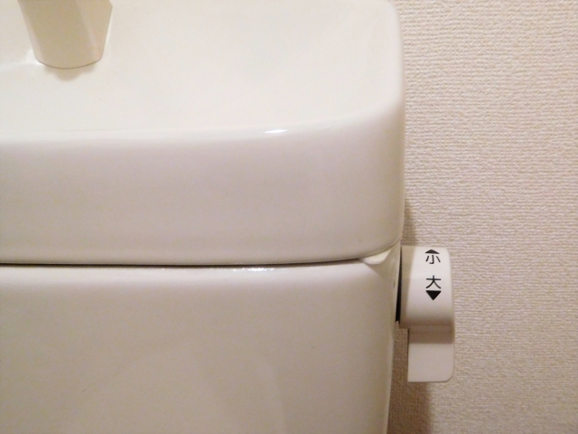 トイレのレバーが空回りする原因は?水が流れないときの直し方・応急処置を紹介 17 トイレレバー5