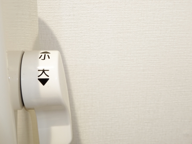 トイレのレバーが空回りする原因は?水が流れないときの直し方・応急処置を紹介 1 トイレレバー2