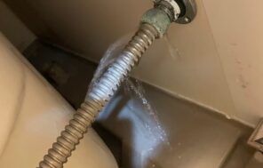 浴室の追い焚き配管接続部の水漏れ修理 / 大阪府大阪市 施工前